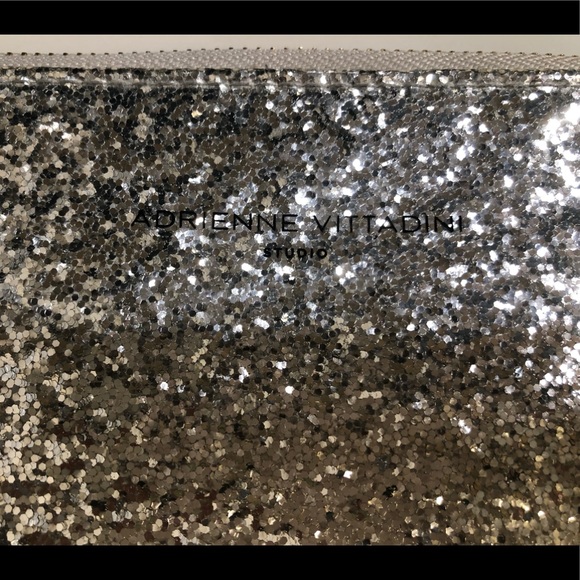 Adrienne Vittadini studio zip wallet - Picture 2 of 4